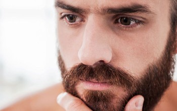 Bart- und Schnurrbarttransplantation in der Türkei