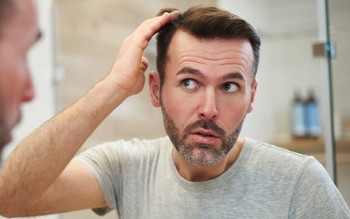 Möglichkeit zur Wiederherstellung der Haare nach der Transplantation